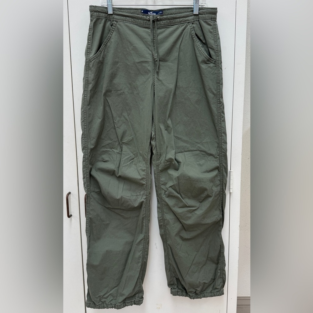 Hollister Women’s Ultra High Rise Baggy Green Pants Drawstring Size M